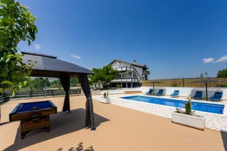 Holiday home Luka *