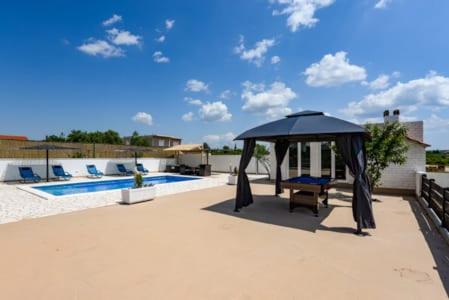 Luka Holiday home